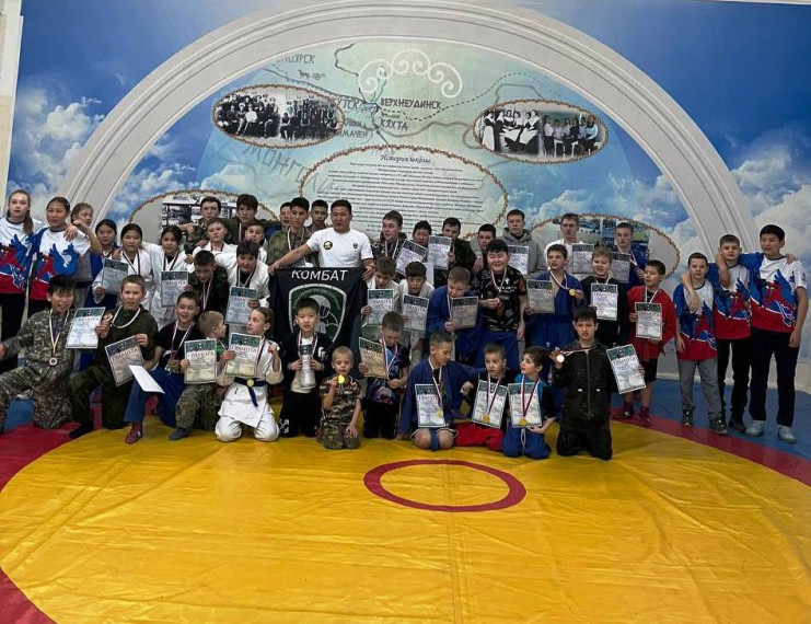 Турнир по САМБО.